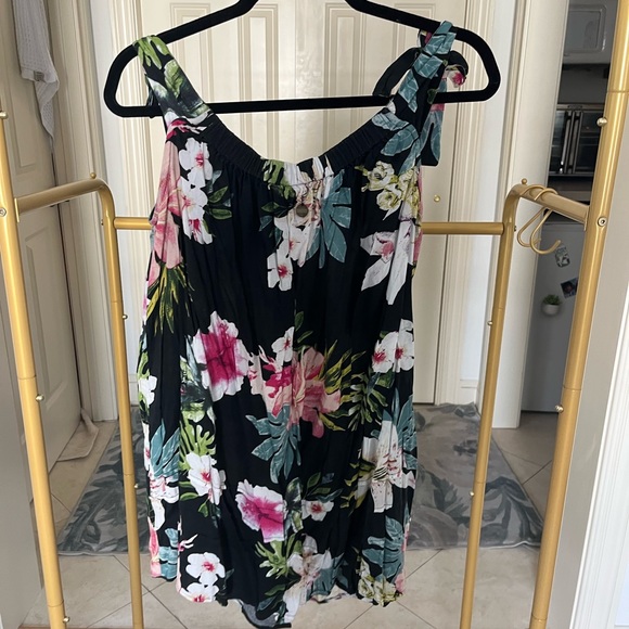 Gently worn- Rip curl over the shoulder optional tie strap sundress - Picture 2 of 2